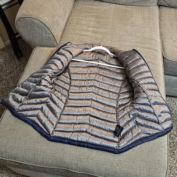 Bernardo Goose Down Dark Blue Gray Outdoor Cozy Puffer Vest Size Small - Picture 5 of 7